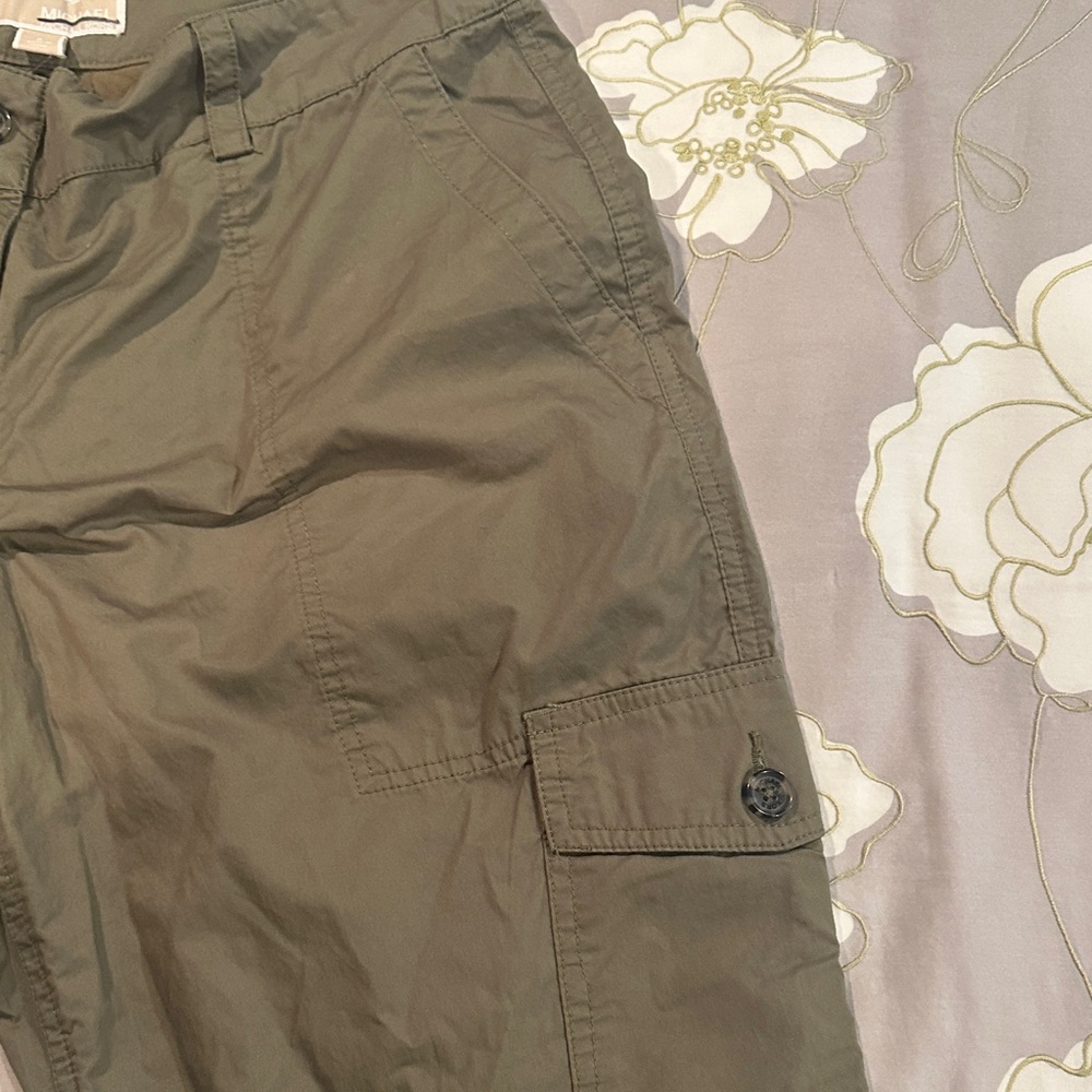 Michael Kors Women’s Green Cargo Pants- Size 8 - Picture 3 of 4